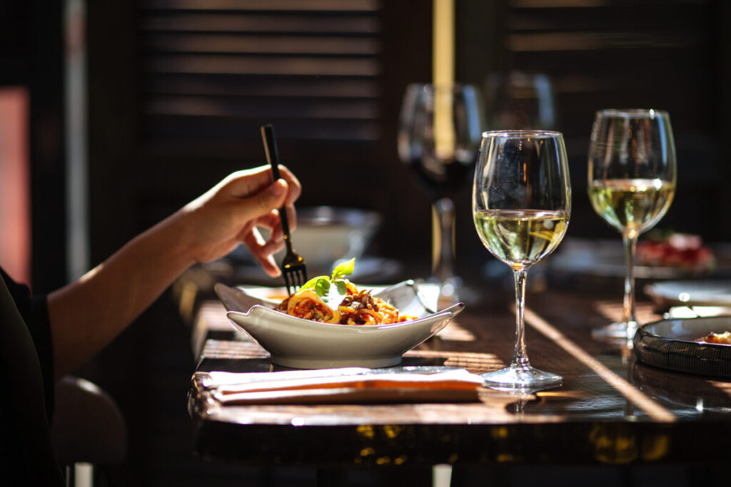 A Foodie’s Guide to Old Town Manchester: Where to Eat, Drink, and Savor in Richmond’s Rising Culinary District